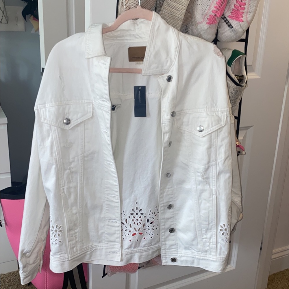 NWT: NEVER WORN: American Eagle oversized jean jacket